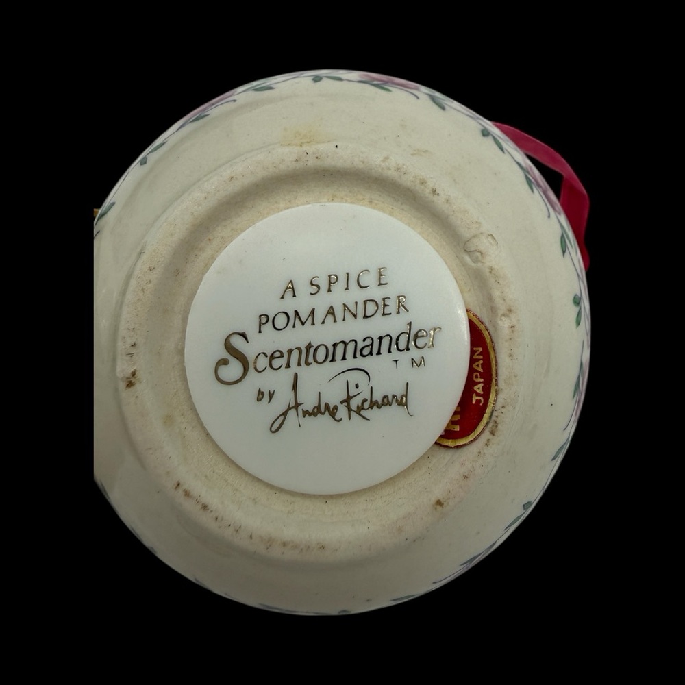 Vintage “Scentomander” Floral Ceramic Ornaments - Andre Richard - Picture 6 of 6